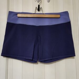 Lululemon Reversible Groove Shorts Dark Purple Light Purple Size 12